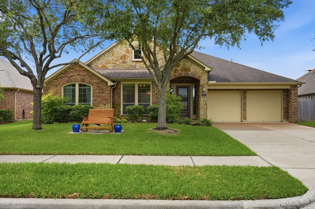 527 Jordan Creek Court League City TX 77573