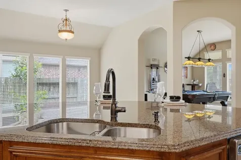 527 Jordan Creek Court League City TX 77573