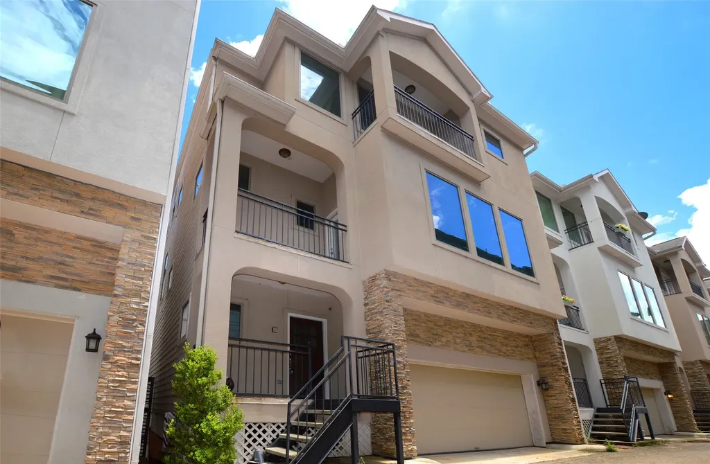 1538 W 23rd Street C Houston TX 77008