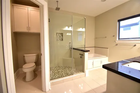 1538 W 23rd Street C Houston TX 77008
