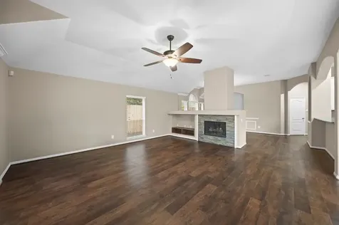 1203 Lake Shore Drive Pearland TX 77581