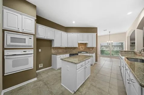1203 Lake Shore Drive Pearland TX 77581