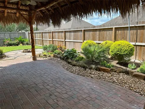 1203 Lake Shore Drive Pearland TX 77581