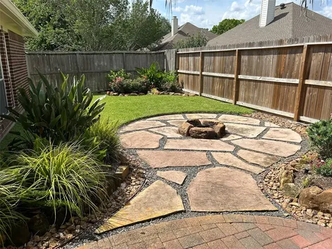 1203 Lake Shore Drive Pearland TX 77581