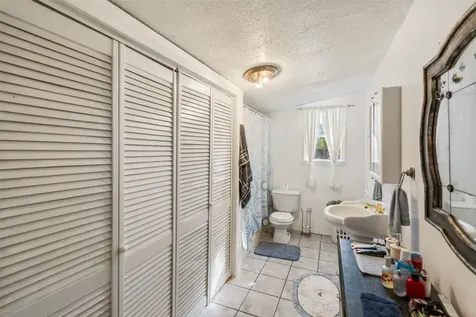 1227 Avenue L Santa Fe TX 77510
