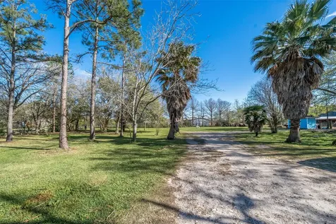1227 Avenue L Santa Fe TX 77510