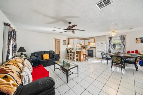 1227 Avenue L Santa Fe TX 77510