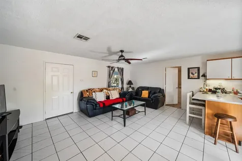 1227 Avenue L Santa Fe TX 77510