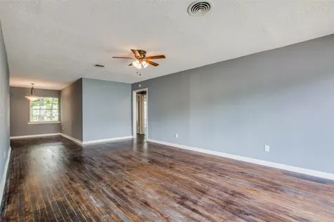 419 E 42nd Street Houston TX 77022