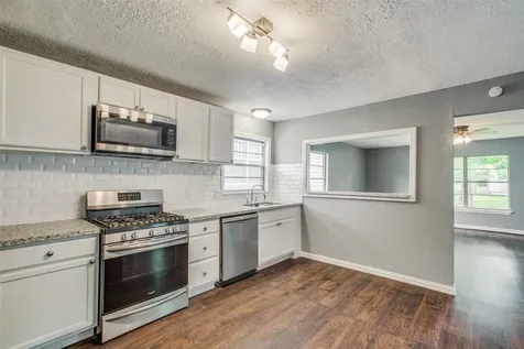 419 E 42nd Street Houston TX 77022