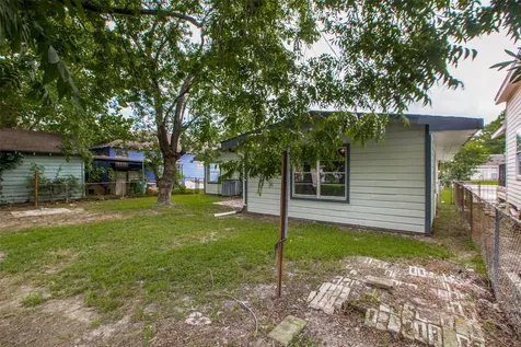 419 E 42nd Street Houston TX 77022