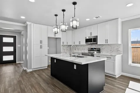 604 Jefferson Avenue Cleveland TX 77327
