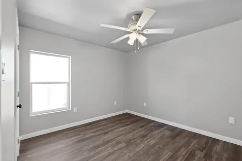 604 Jefferson Avenue Cleveland TX 77327