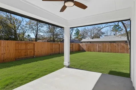 604 Jefferson Avenue Cleveland TX 77327