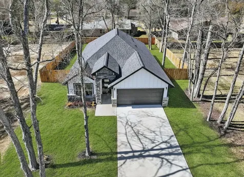 604 Jefferson Avenue Cleveland TX 77327