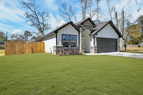 604 Jefferson Avenue Cleveland TX 77327