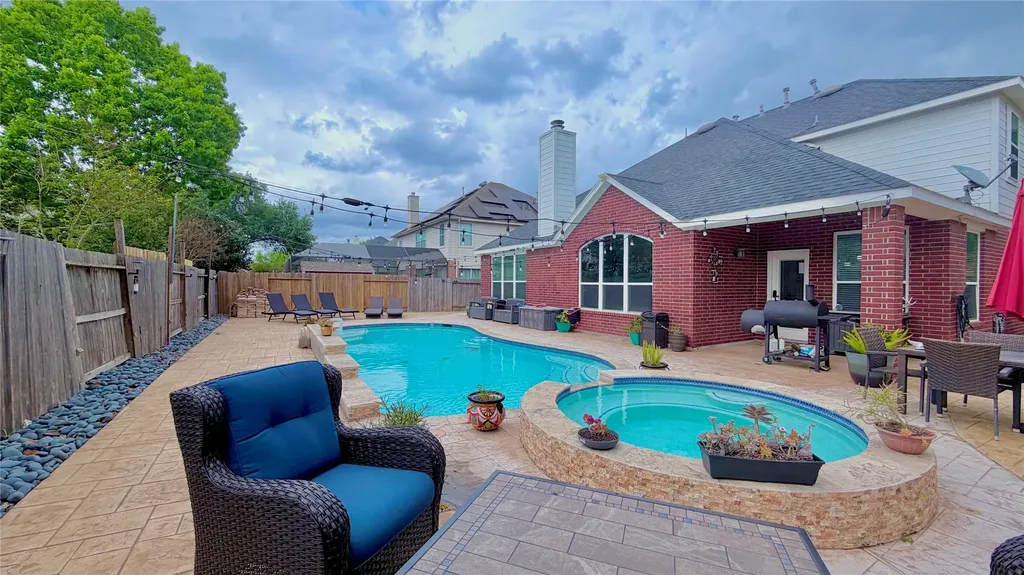2708 Sunnycreek Lane Pearland TX 77584