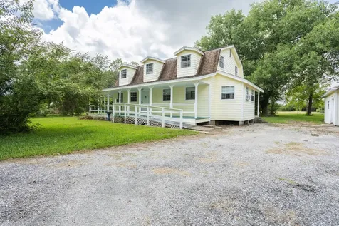 15586 County Road 436 Alvin TX 77511