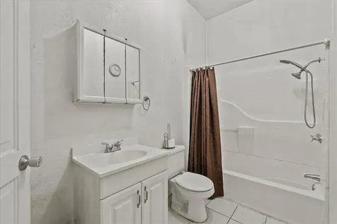 3322 Avenue Q 1/2 Galveston TX 77550