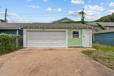 3322 Avenue Q 1/2 Galveston TX 77550