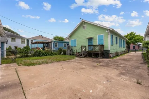 3322 Avenue Q 1/2 Galveston TX 77550