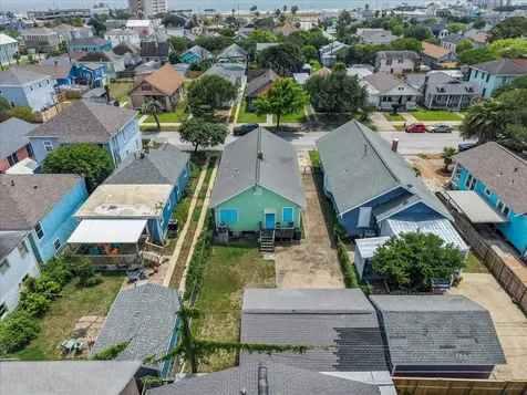 3322 Avenue Q 1/2 Galveston TX 77550