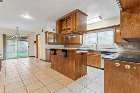 3218 Freshmeadows Drive Houston TX 77063
