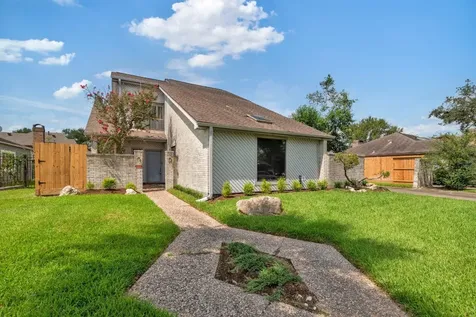 3218 Freshmeadows Drive Houston TX 77063