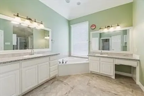 10707 Mandavilla Dr Drive Houston TX 77095