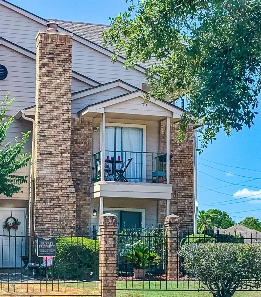 3770 Lovers Wood Lane 1001 Houston TX 77014