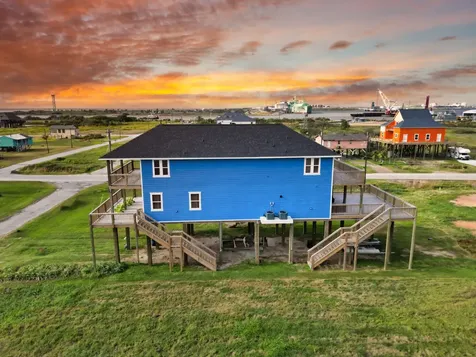 1120 Monument Drive Surfside Beach TX 77541