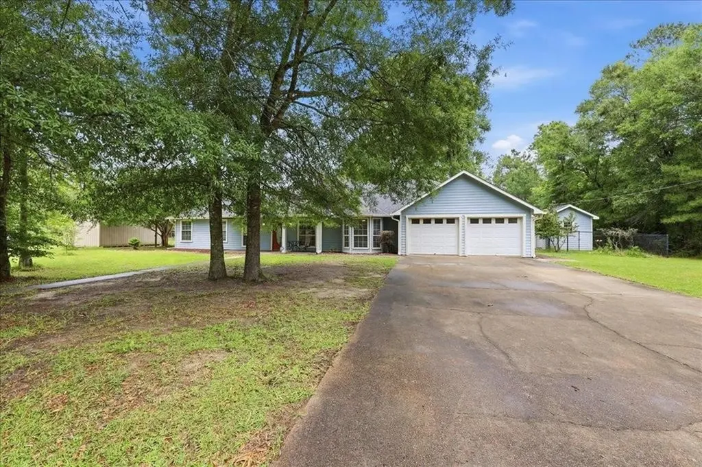 2564 Highland Park Drive Orange TX 77632