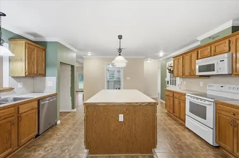 2564 Highland Park Drive Orange TX 77632