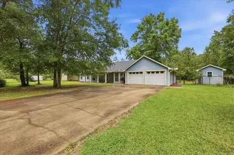 2564 Highland Park Drive Orange TX 77632