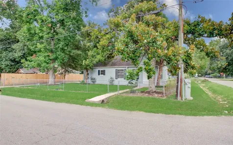 3202 Melbourne Street Houston TX 77026