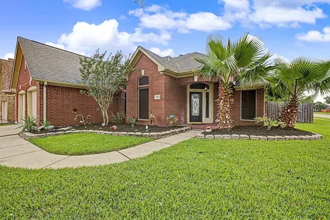 10943 Spruce Drive N La Porte TX 77571