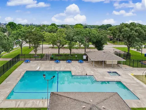 10943 Spruce Drive N La Porte TX 77571
