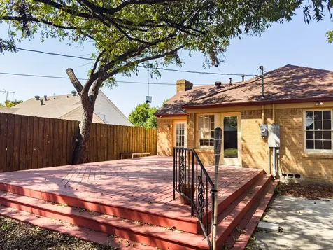 2222 Carnes Street Dallas TX 75208