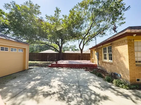 2222 Carnes Street Dallas TX 75208