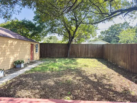 2222 Carnes Street Dallas TX 75208