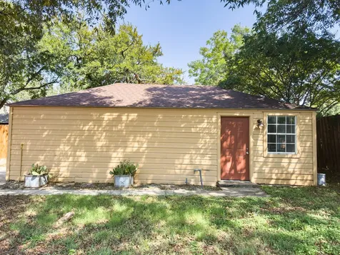 2222 Carnes Street Dallas TX 75208