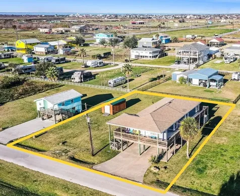 970 Wommack Drive S Crystal Beach TX 77650