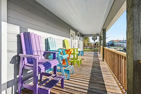 970 Wommack Drive S Crystal Beach TX 77650