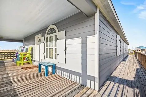 970 Wommack Drive S Crystal Beach TX 77650