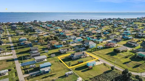 970 Wommack Drive S Crystal Beach TX 77650