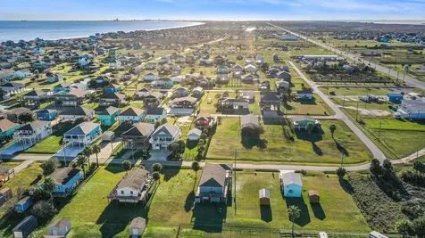 970 Wommack Drive S Crystal Beach TX 77650