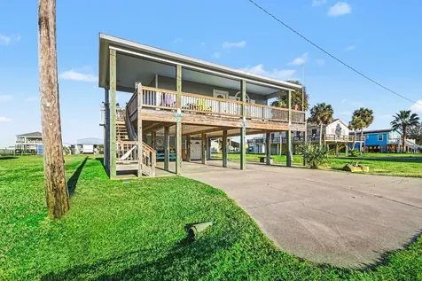 970 Wommack Drive S Crystal Beach TX 77650