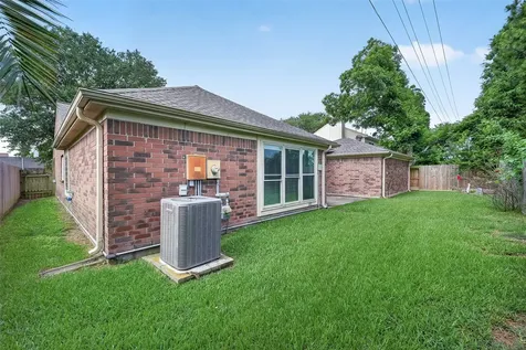 5209 Spring Circle Drive Pearland TX 77584