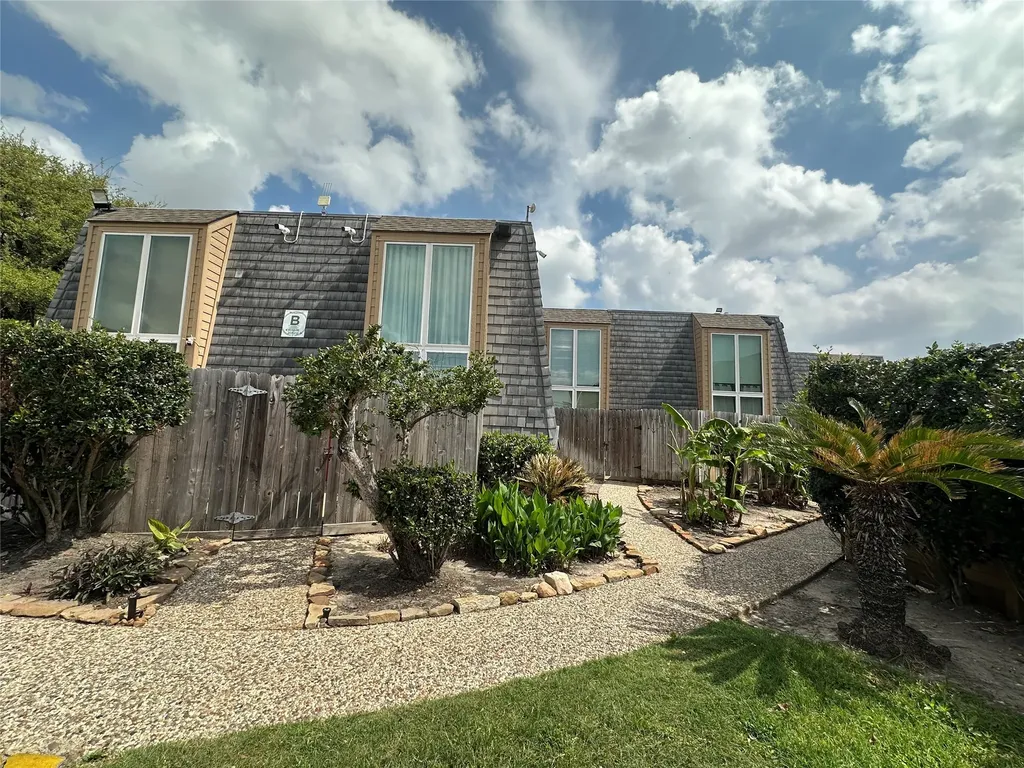 16120 Stuebner Airline Road 202 Spring TX 77379