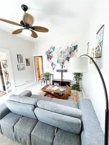 2010 Avenue O 1/2 Up Galveston TX 77550